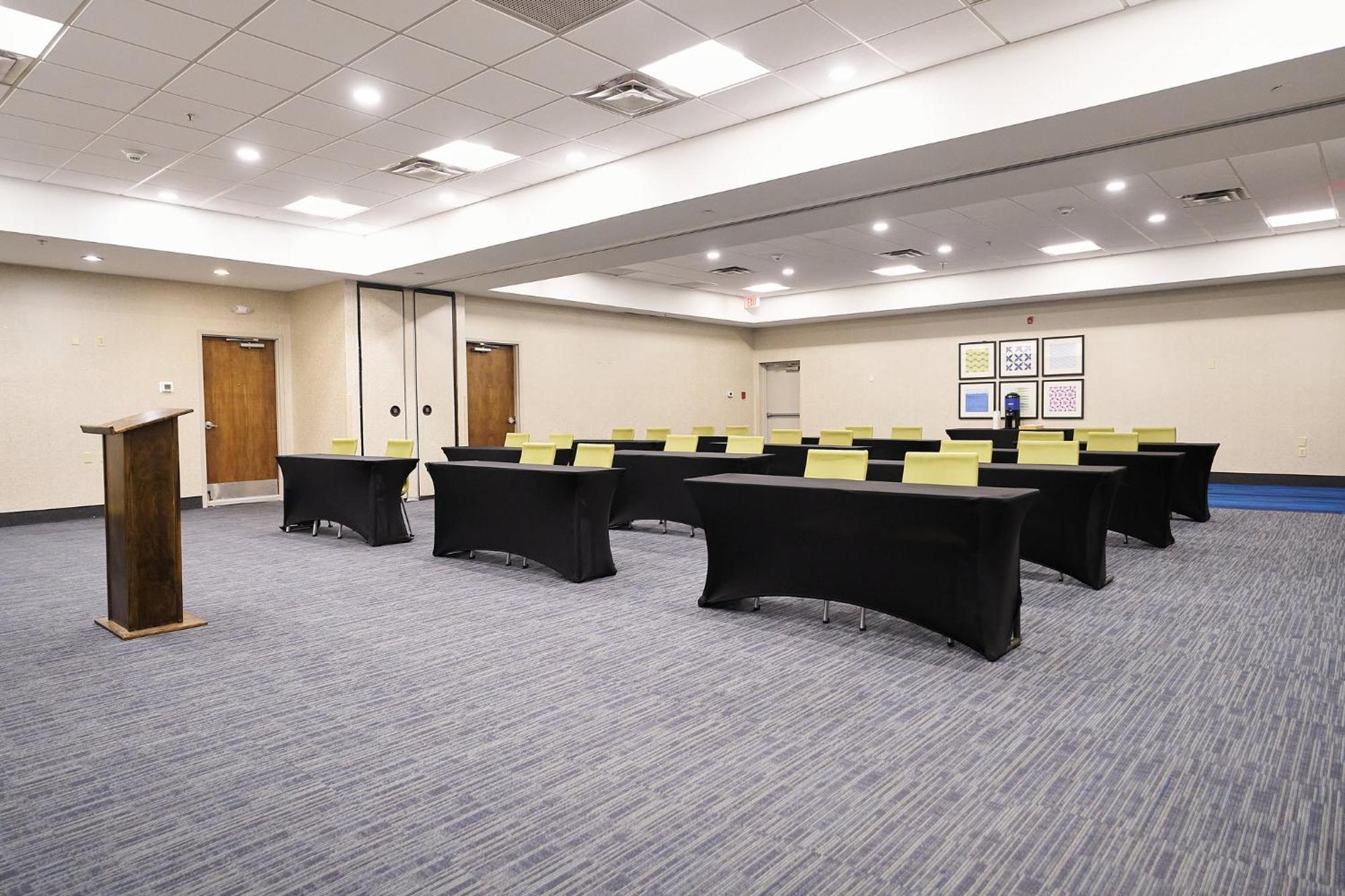 Holiday Inn Express Charleston-Civic Center By Ihg Exterior foto